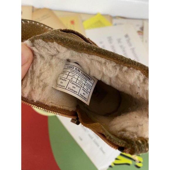 UGG Toddler Boots 7c - Picture 6 of 6